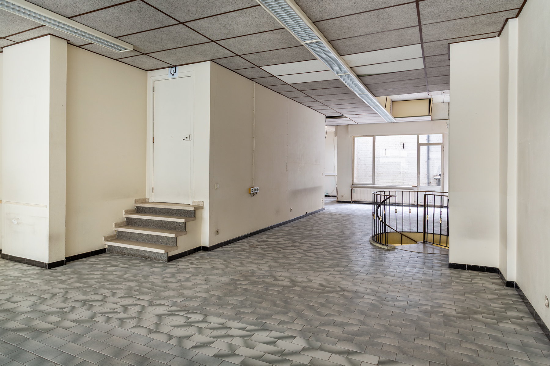 Op toplocatie: mooie winkel of praktijk of horecaruimte! - foto 5