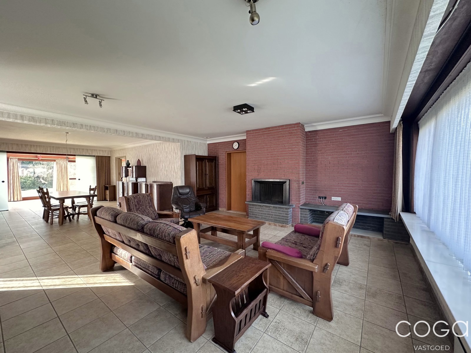 Ruime te renoveren woning met 5 slaapkamers op goede locatie - foto 5