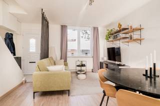 Mooie instapklare woning met ruime tuinDeze comfortabele instapklare woning werd door de jaren heen gerenoveerd waarbij de volledige binnenkant van...