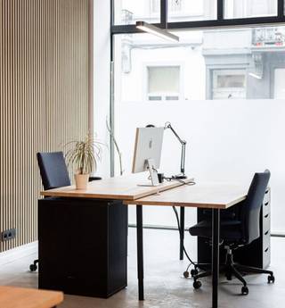 Volledig gerenoveerde en moderne kantoorruimte te koop, gelegen aan de Rue Gheude 19 te Anderlecht.Deze instapklare kantoren met een oppervlakte van...