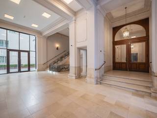 Appartement exceptionnellement spacieux de 163 m² comprenant 2 chambres, avec une terrasse d'environ 26 m² orientée sud/ouest, situé...