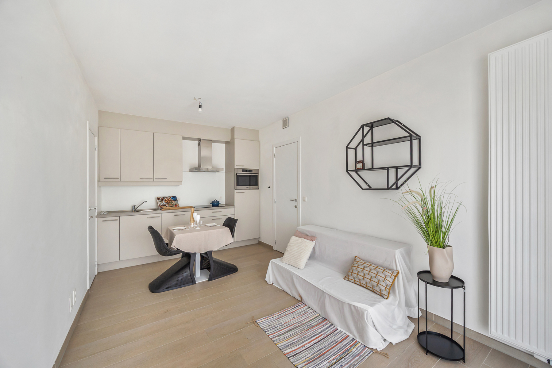 Instapklaar Gelijkvloers Appartement met terras en parking. - foto 4