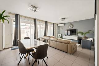 Deze energiezuinige woning, traditioneel gebouwd in 2017, combineert een doordachte indeling met hedendaags wooncomfort, duurzaamheid...