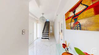 Faire une offre à partir de 399 000 EURVisite virtuelle https://my.matterport.com/show/?m=GFZyeJpg3kiMaison lumineuse et entièrement rénovée...