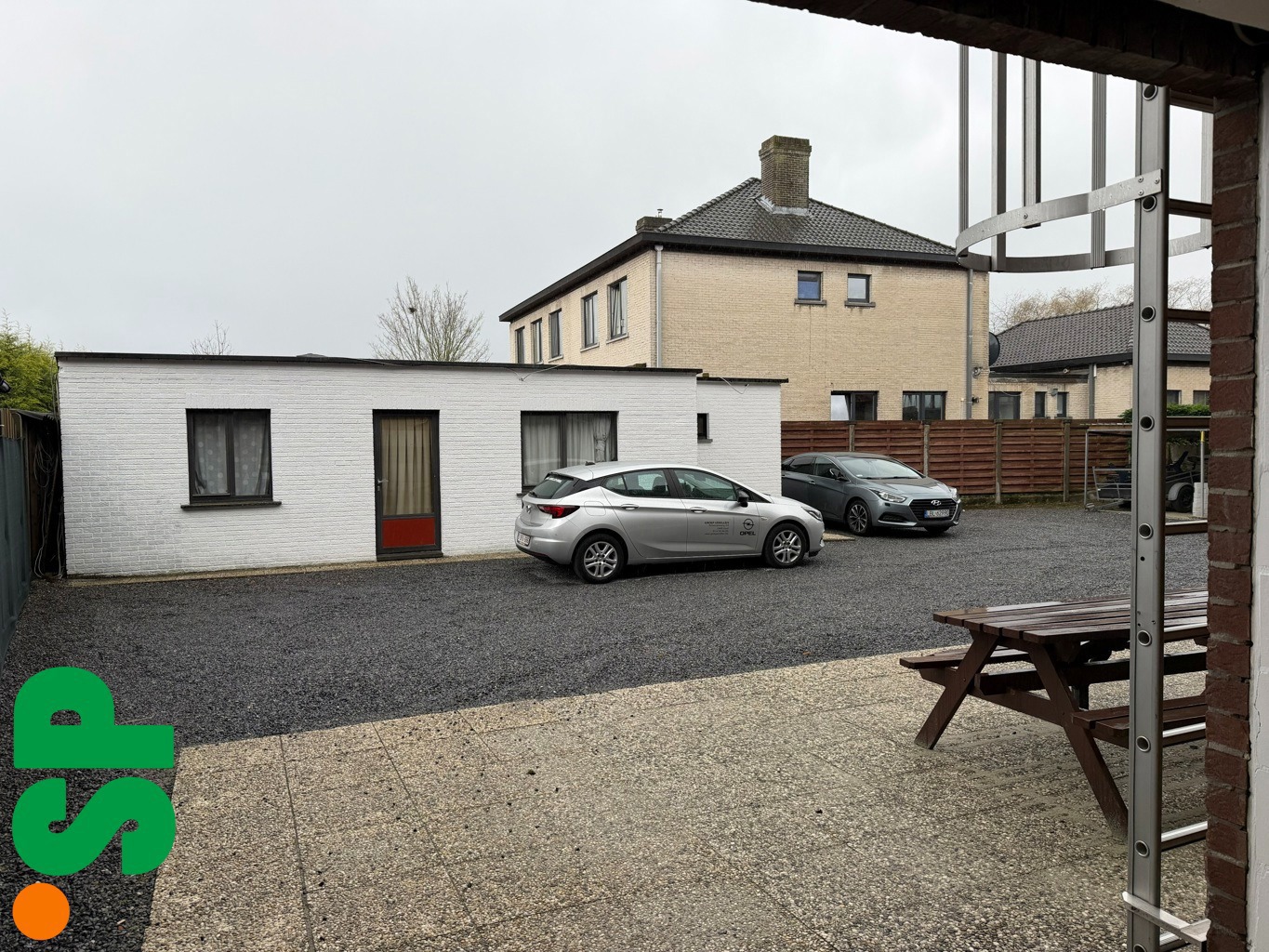 Studentenhuis met 11 kamers en parking + fietsenberging achteraan. - foto 3