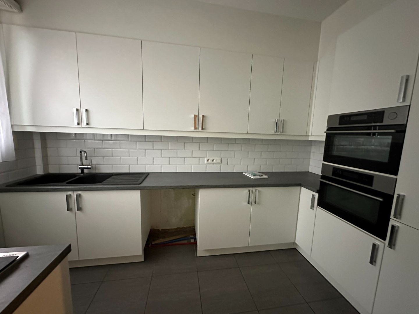Gelijkvloersppartement met 3 slpk, dubbele garage, tuin en ruime kelder (120 m²) - foto 4