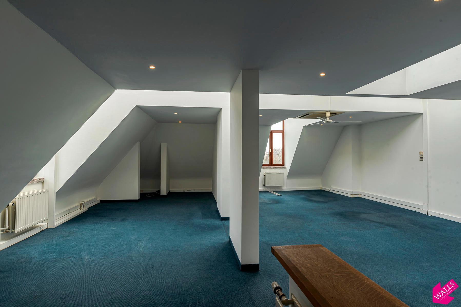 Commercial à louer à Anvers - photo 4