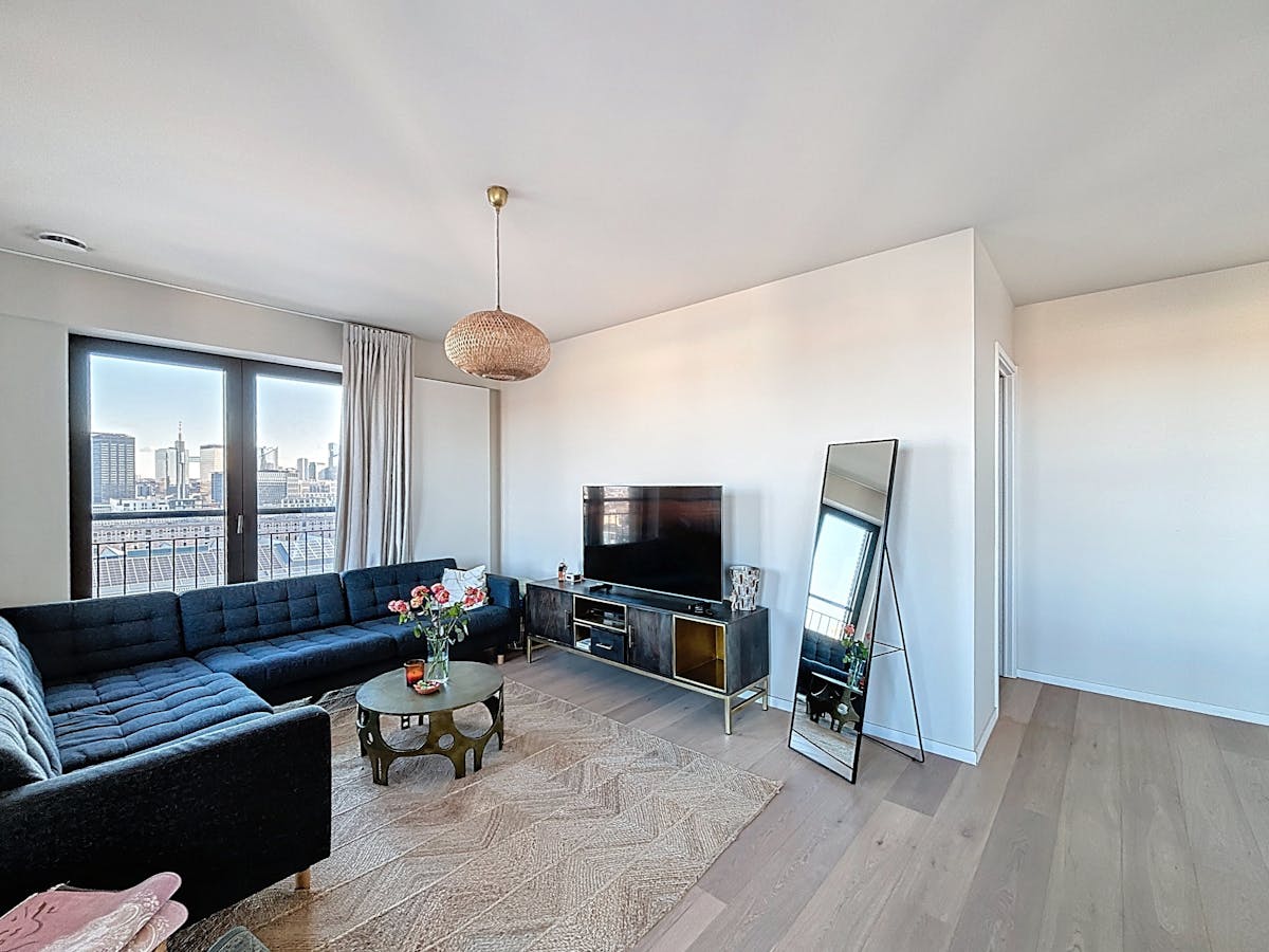 Gemeubeld appartement te huur op het 10e verdiep in T&amp;T - foto 4