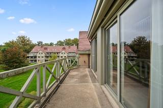 Rustig gelegen exclusief luxe appartement van 229m² in een prachtig parkdomein van 1,5 hectare met vijver in residentie 'Berkendael'...