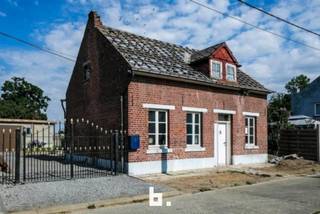 In de Spiegelstraat te Zoutleeuw vinden we deze volledig te renoveren woning met veel potentieel, gelegen op een perceel van 3a 70ca. De ligging...