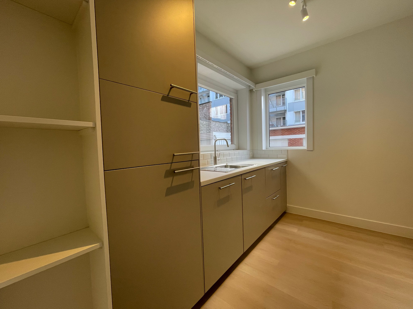 Commercial for rent in Ghent - photo 5