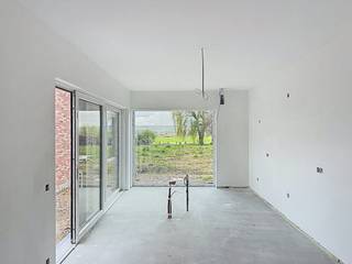 Bent u op zoek naar een woning met karakter en potentieel? Deze charmante woning te koop in Tiegem (Anzegem) biedt de perfecte combinatie van...