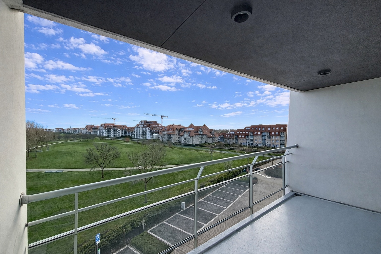 Zuid georiënteerde studio met panoramisch uitzicht op de vaargeul van Nieuwpoort - foto 2