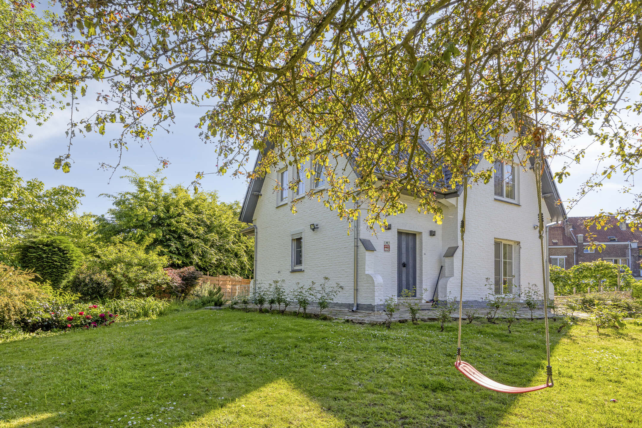 Timeless villa in a prime location - photo 4
