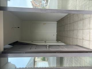 Te renoveren hoekwoning in Wevelgem.Veel potentieel met een lichtelijke woonkamer. De woning heeft 3 slaapkamers en een zolder die nog ingericht moet...