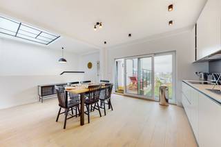 We Invest offers you an exclusive: a rare investment opportunity in Brussels - 6-bedroom furnished shared apartment | 175 m²Located in the...