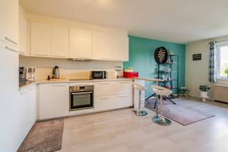 Vous recherchez un appartement dans une résidence de petite taille avec deux chambres et dans un bon emplacement ? Ne cherchez plus! Cet...