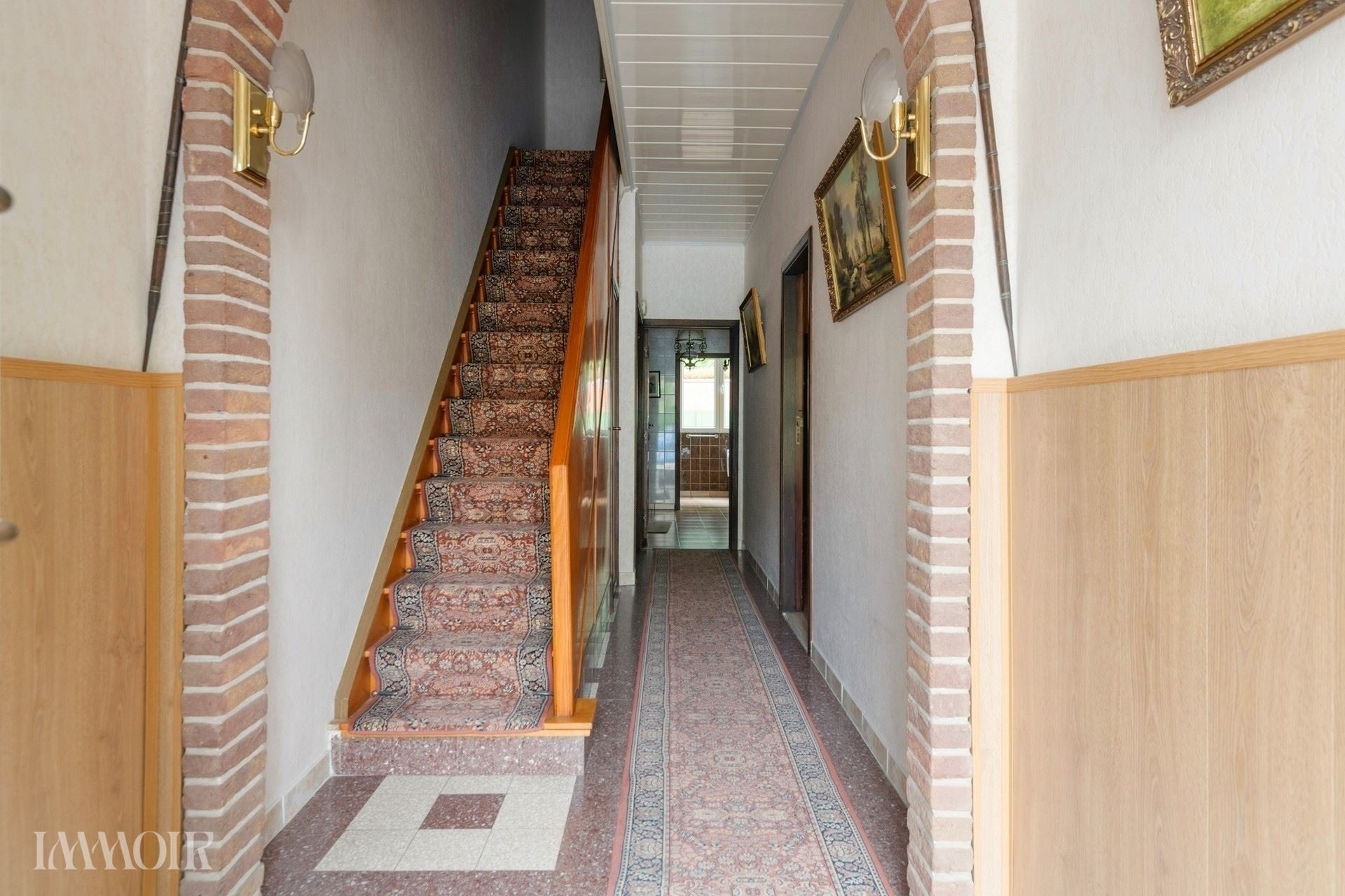 Ruime woning met stadstuin en tal van mogelijkheden op centrale ligging. - foto 4