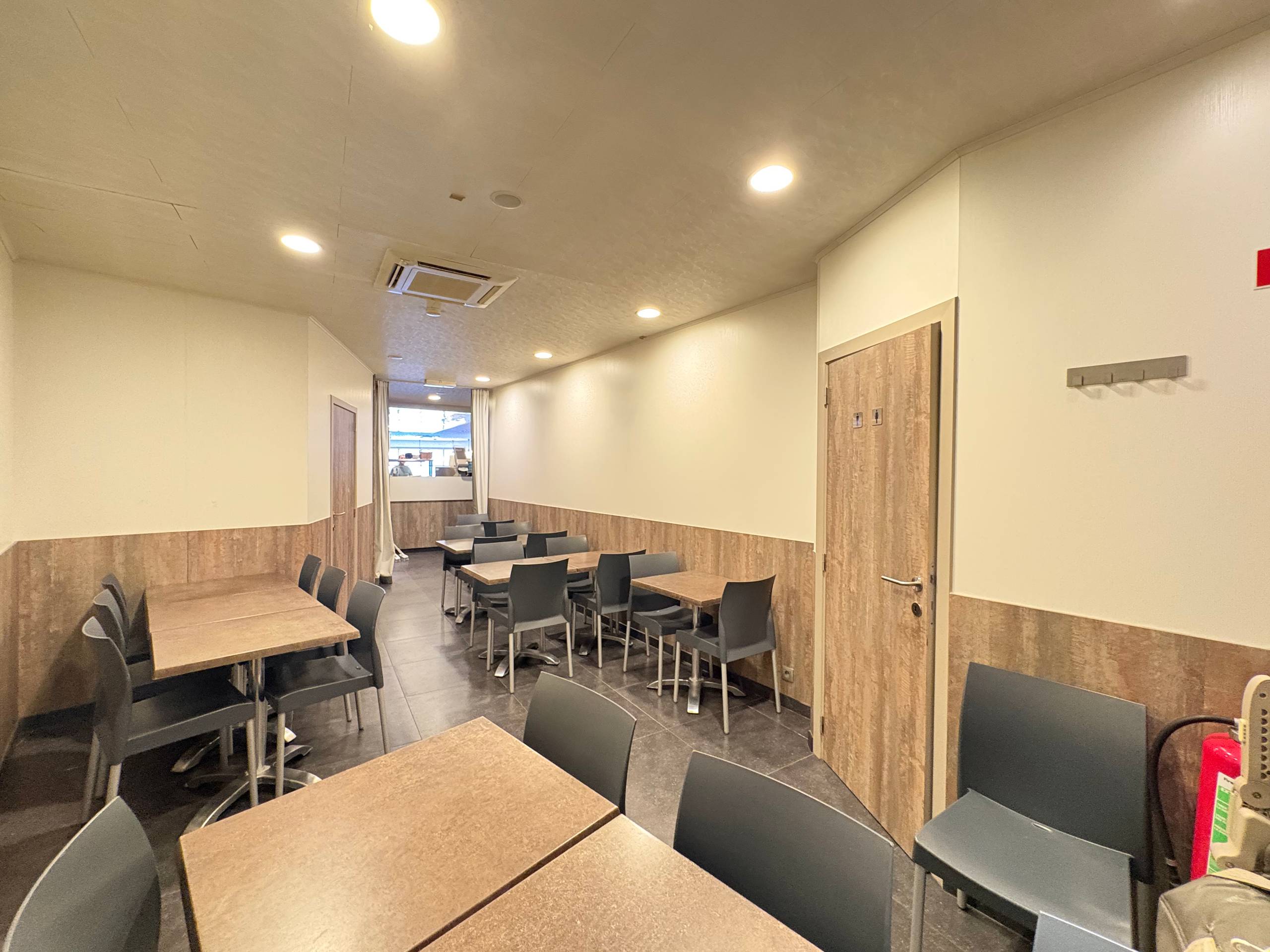 Handelspand met gerenoveerde appartement, inclusief overname - foto 4