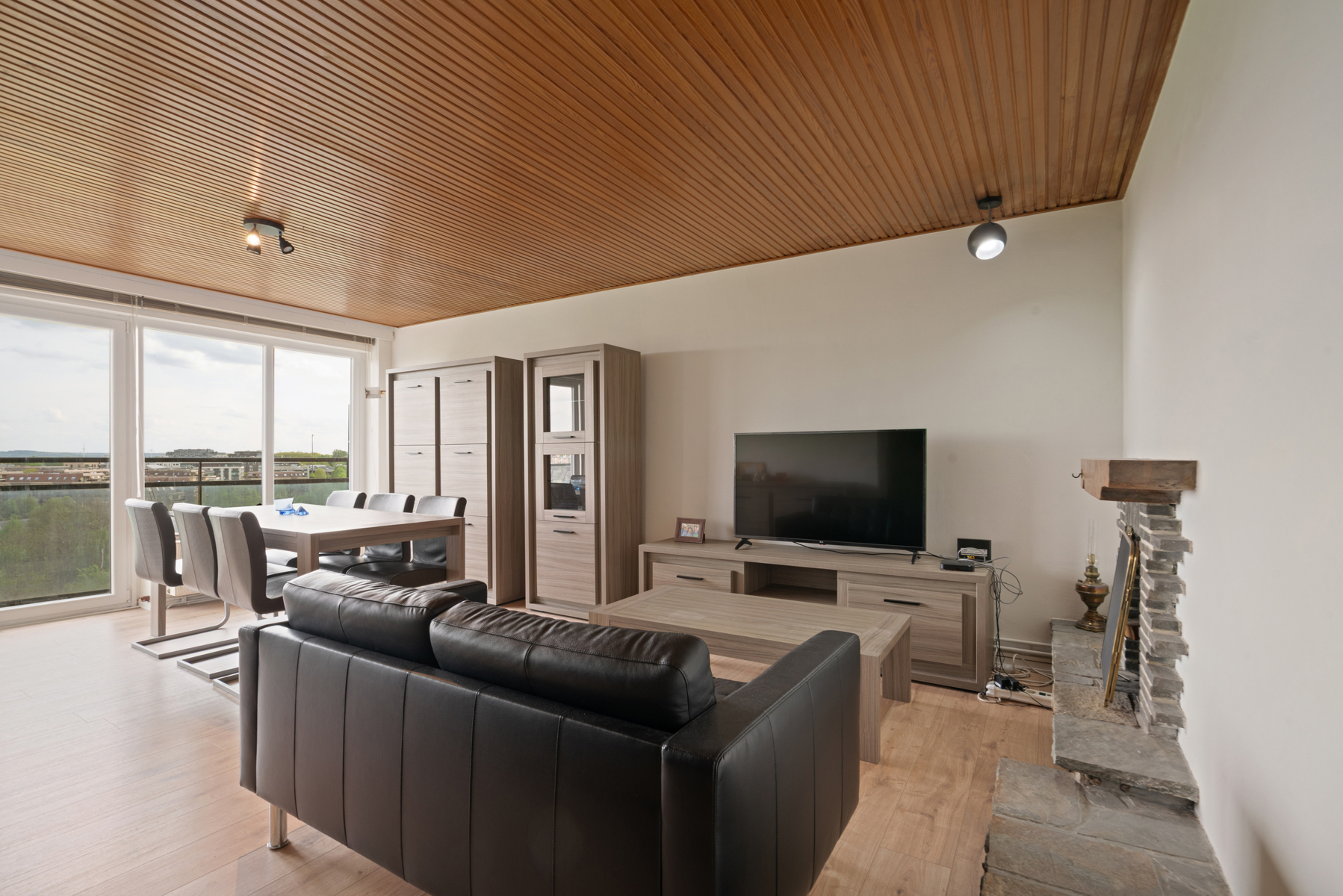 Lichtrijk appartement met twee slaapkamers te Anderlecht. - foto 4