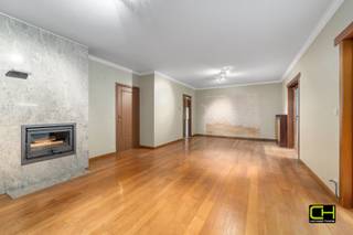 Deze charmante open bebouwing bevindt zich in een rustige en kindvriendelijke wijk met een vlotte verbinding naar de N9 en R4, op een mooi perceel...