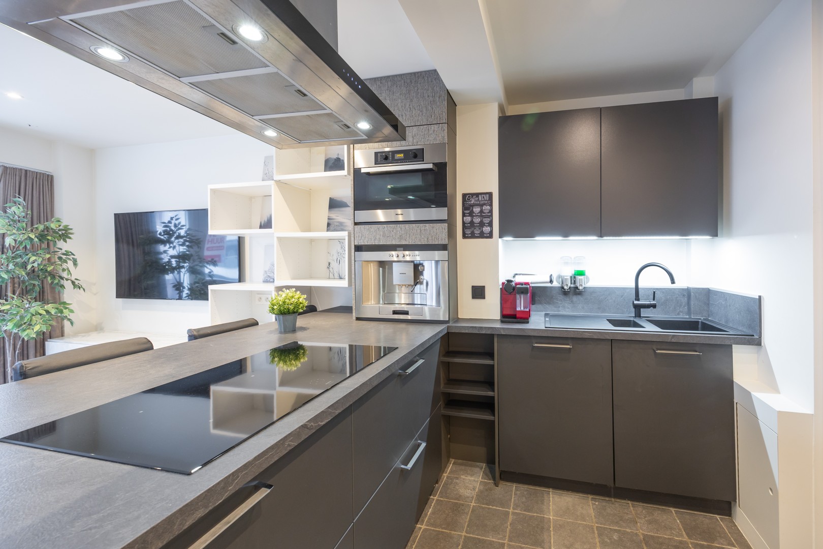 RES. PATRICIA - photo 5