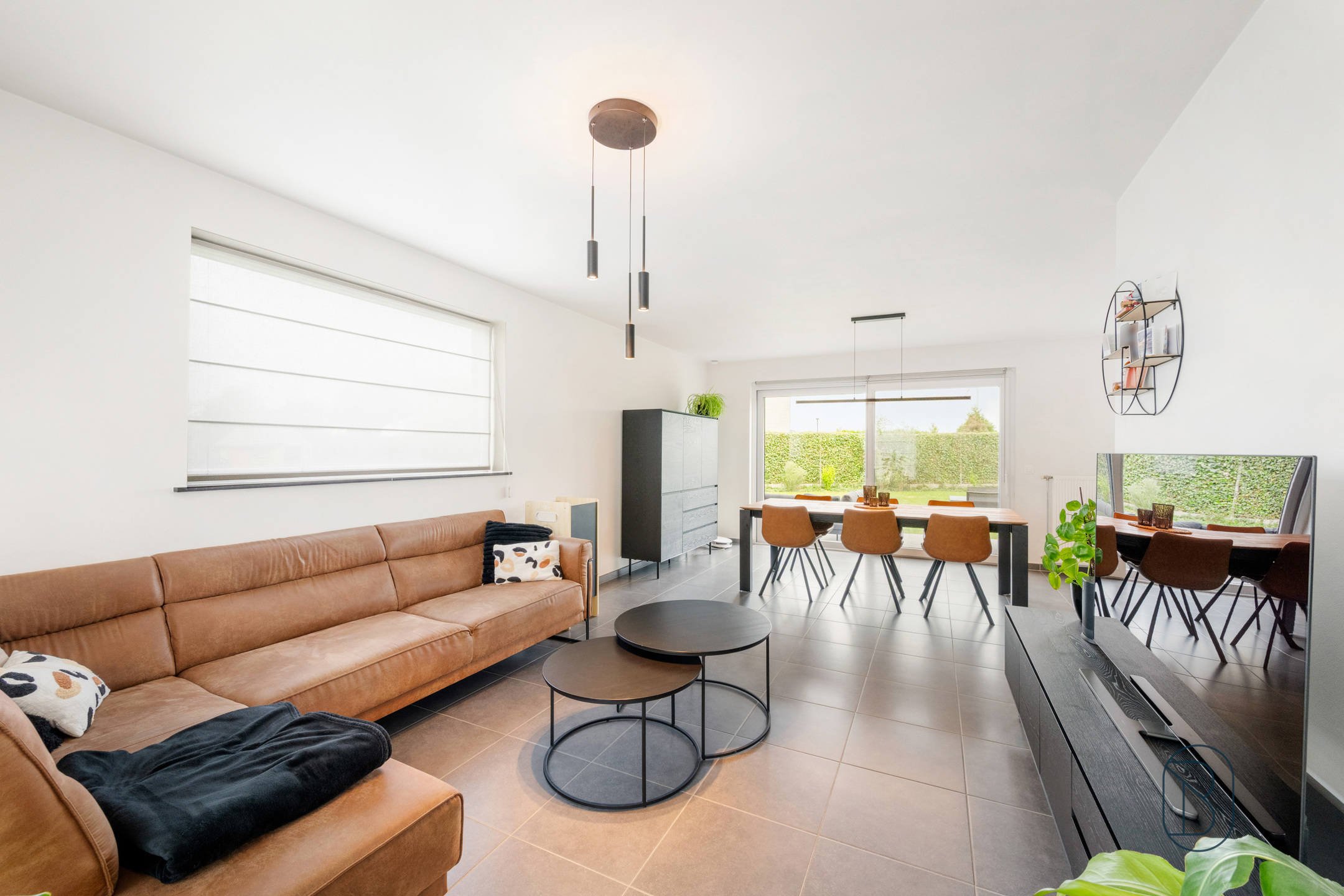 Topgelegen, recente woning met 3 slaapkamers en garage - foto 5