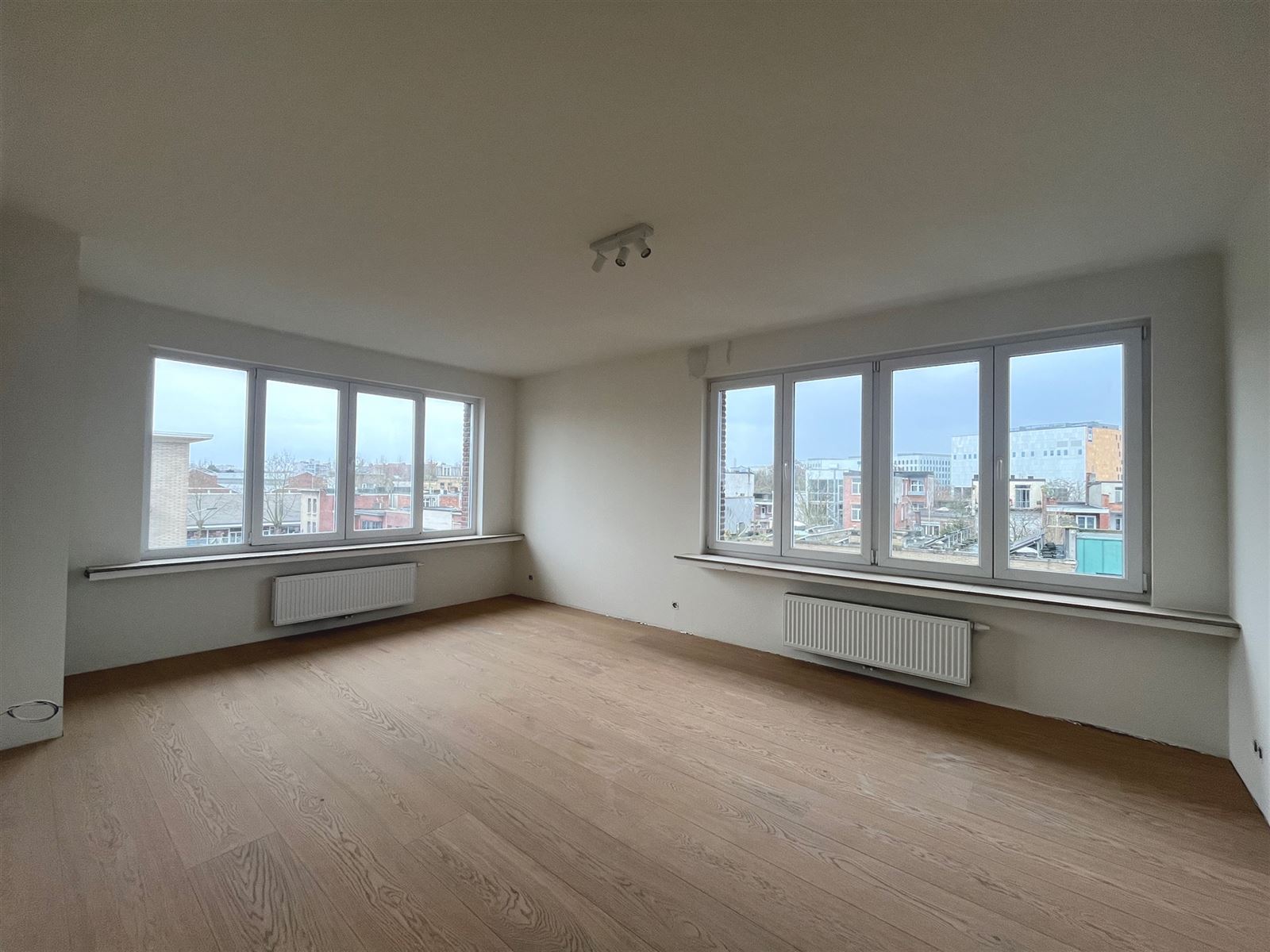 Gerenoveerd Appartementsgebouw te Berchem - foto 4