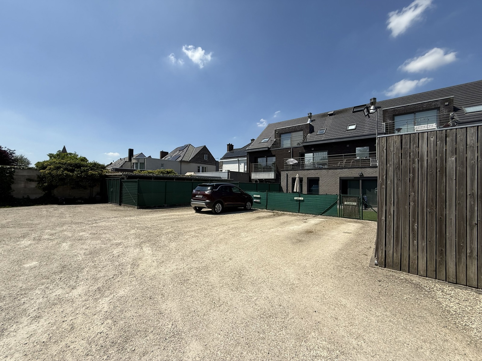 Gelijkvloers appartement met terras en autostaanplaats  - foto 2