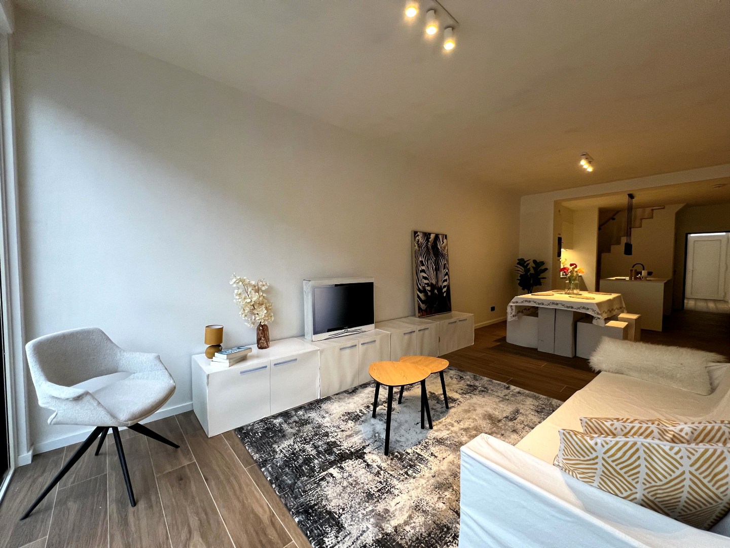 Instapklare stadswoning met 3 slaapkamers en tuintje! - foto 4