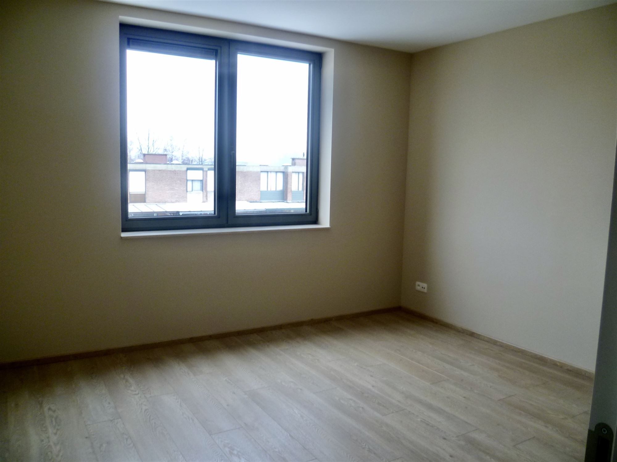 Appartement met 1 slaapkamer, terras en staanplaats.  - foto 4