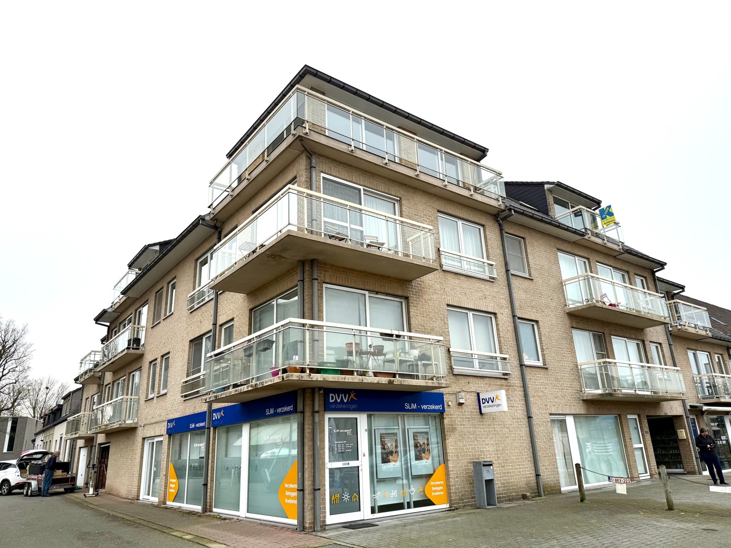 Dakappartement met 2 slaapkamers, 2 douchekamers en parkeerplaats - foto 2