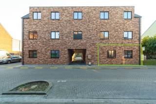 In de Appeldonkstraat 201–203 te Willebroek bevindt zich dit comfortabele gelijkvloerse nieuwbouwappartement in een kleinschalige residentie...