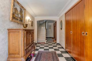 Te moderniseren bel-étage gelegen in een rustige en verkeersluwe buurt te Strombeek-Bever. De woning bevindt zich in dichte nabijheid...