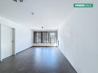 Dit appartement is perfect onderhouden en onmiddellijk bewoonbaar. Het is voorzien van alle moderne technieken, wat zorgt voor een...
