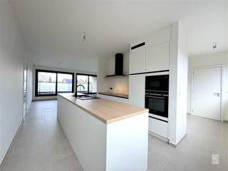 Welkom in dit prachtige nieuwbouwappartement gelegen op de eerste verdieping in een klein residentieel appartementsgebouw met slechts 3 eenheden.Het...