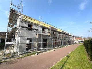 Nieuw te bouwen trendy woonproject bestaande uit 6 moderne gezinswoningen (halfopen en gesloten bebouwingen), 6 garageboxen en 3 parkeerplaatsen...