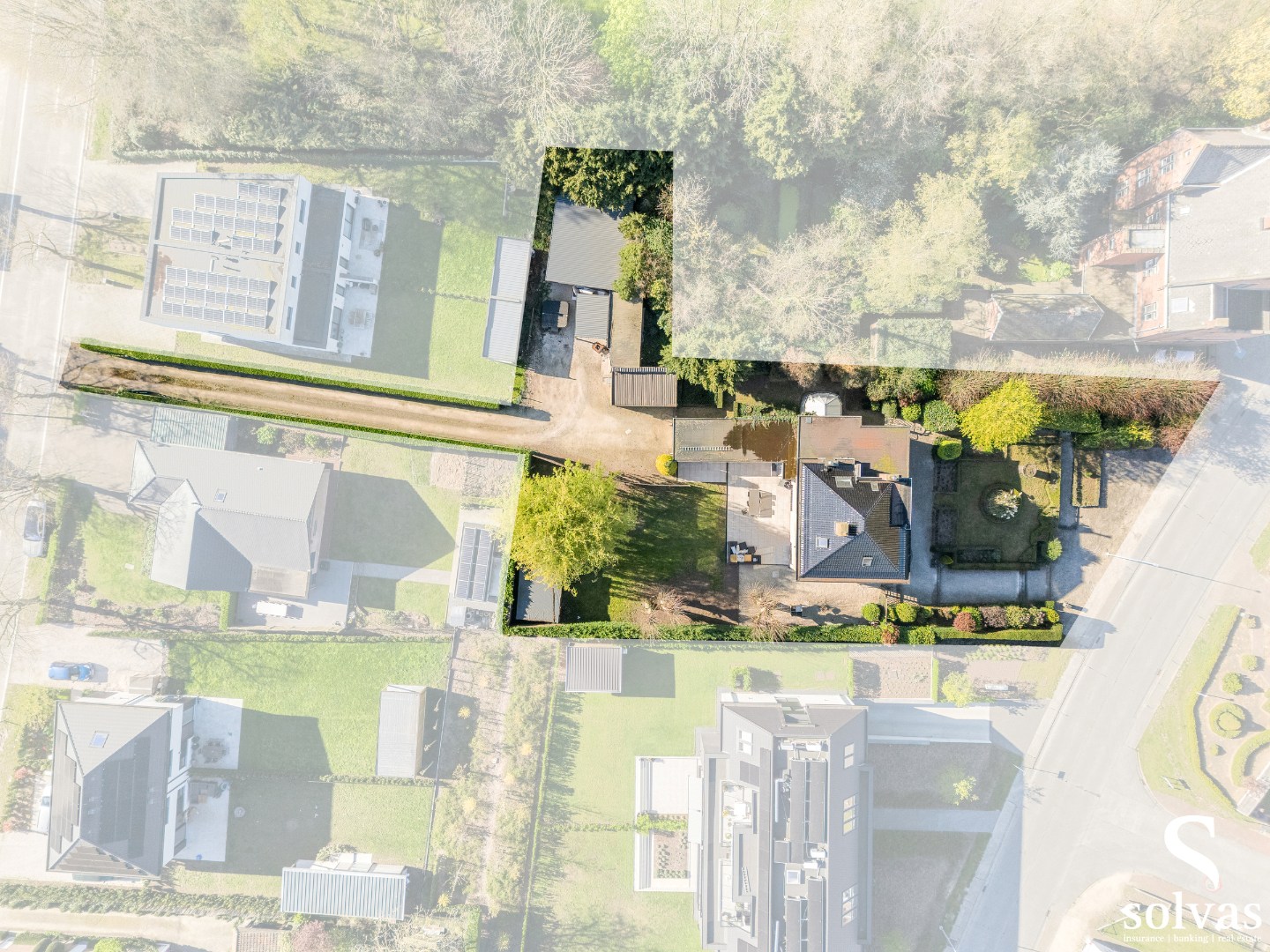 Exclusieve villa met karakter op riant perceel in hartje Zomergem - foto 2