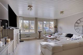 TE KOOP: Handelshuis op 7a33ca te Zonhoven!Ter hoogte van de Houthalenseweg, tussen het centrum van Zonhoven en de oprit van de E314, bevindt zich...