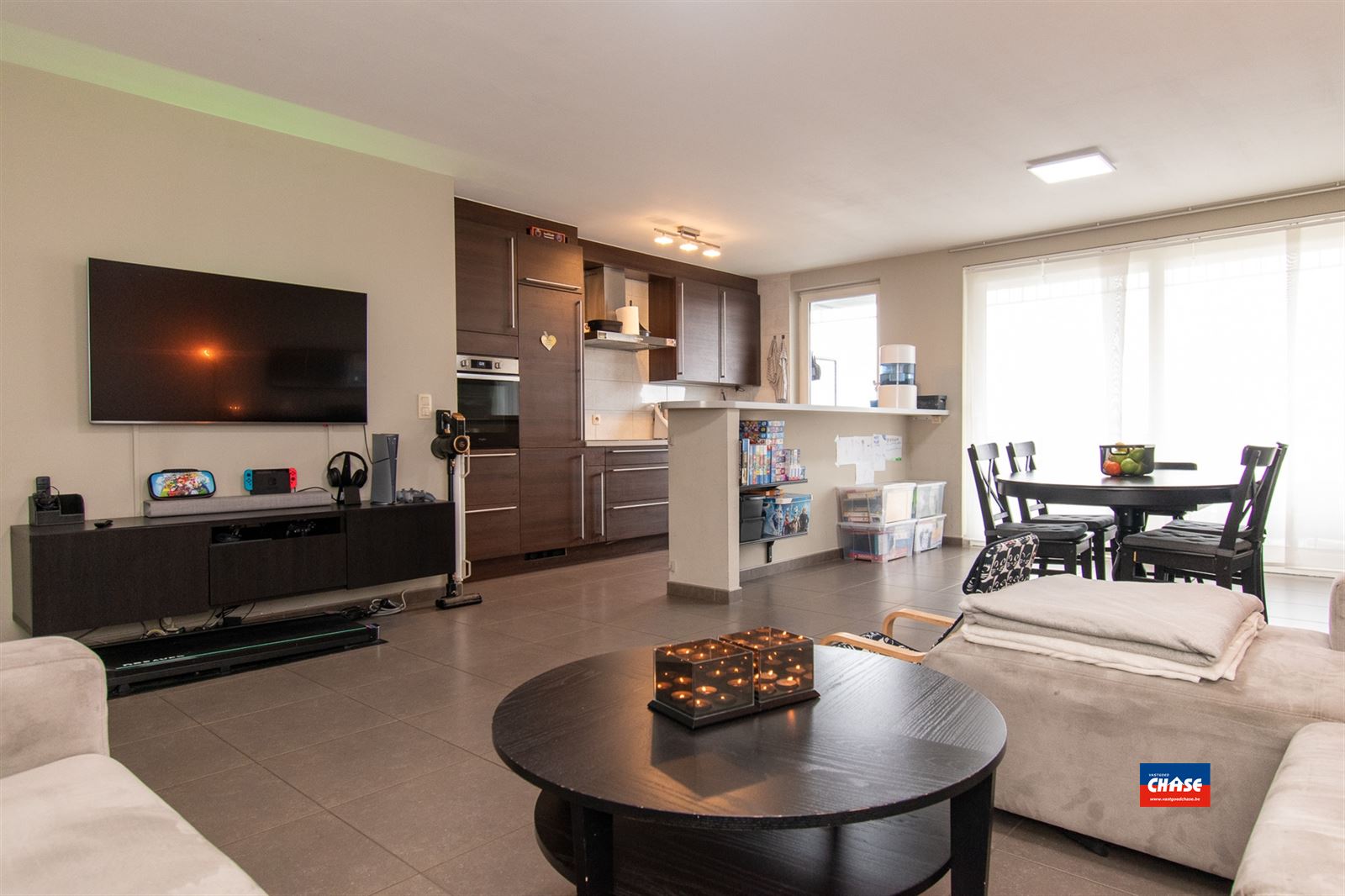 Appartement met 2 slaapkamers, terras en autostaanplaats - foto 5