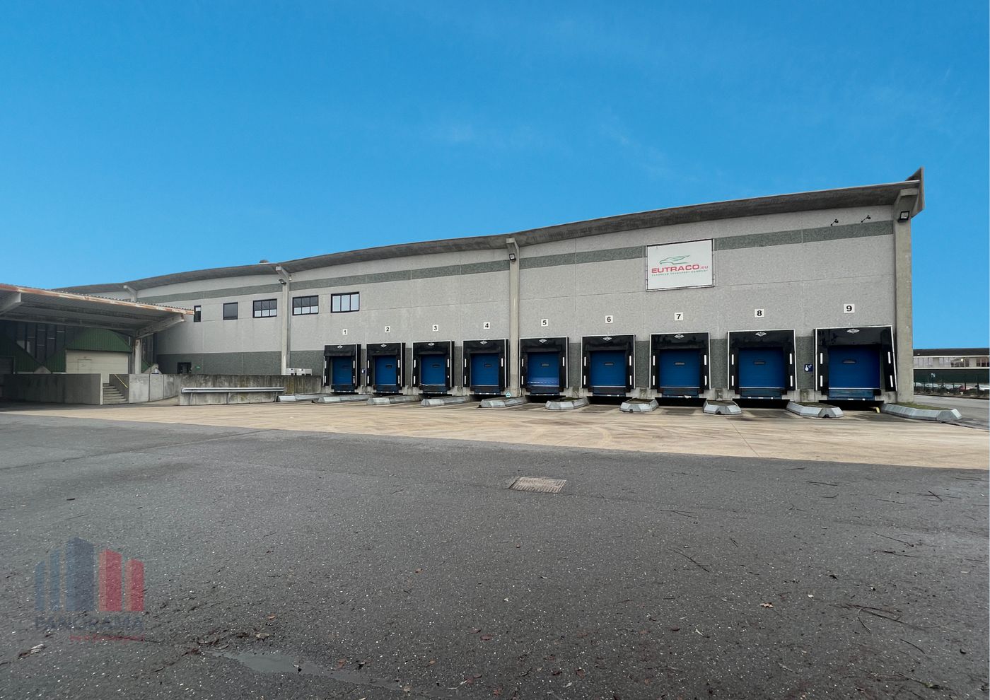 5.222 m² opslagruimte met 4 laadkades nabij de Singel Sint-Niklaas - foto 1