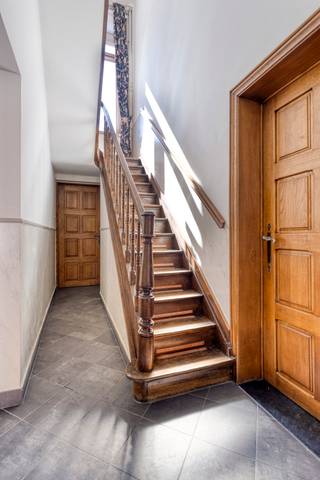 **Grote karaktervolle burgerwoning binnen de Leuvense ring**Binnen de ring van Leuven namelijk nabij Station Leuven, in de gegeerde Jan-Pieter...