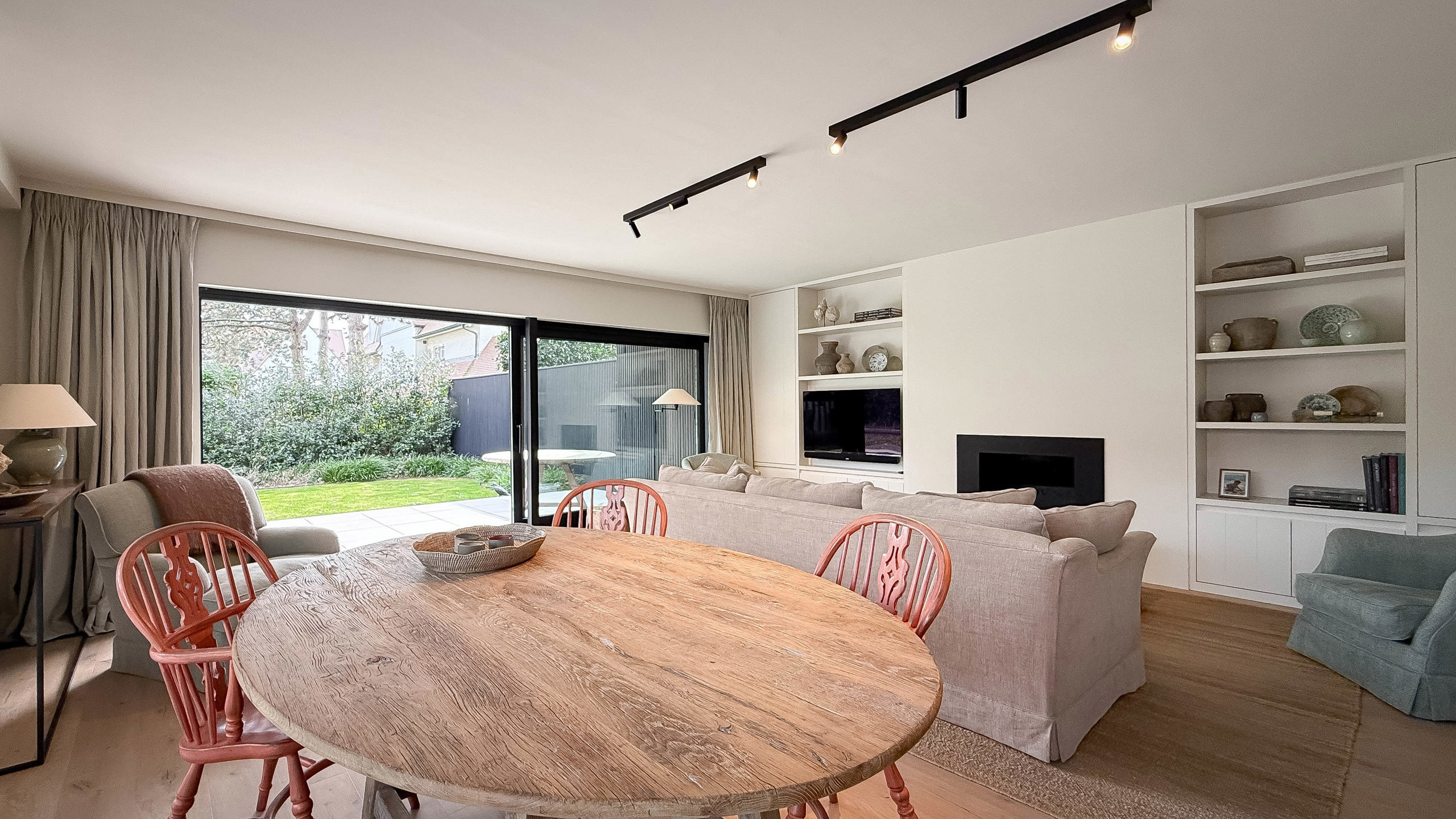 Uniek HOEKAPPARTEMENT met zonnige tuin in villaresidentie! - foto 4