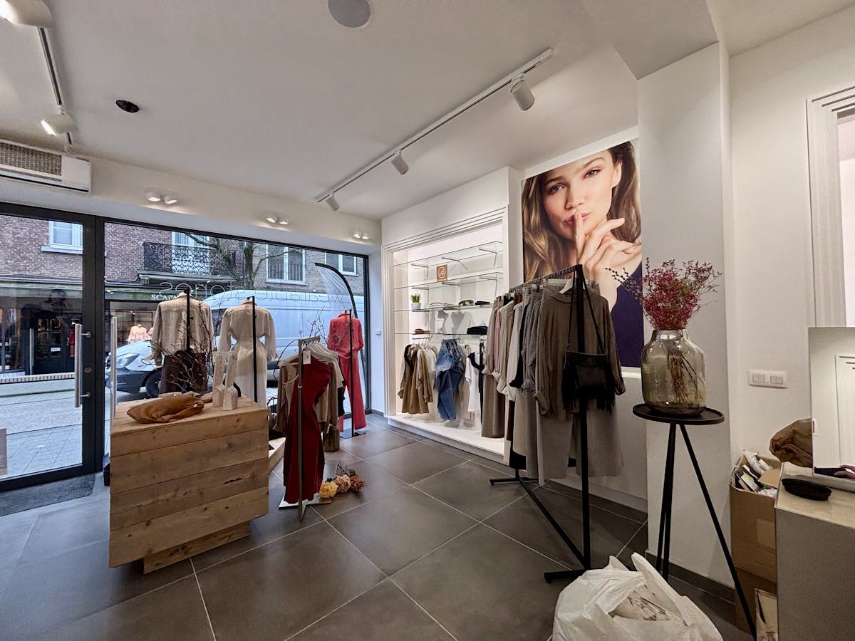 Local commercial à louer dans le centre de Hasselt - photo 4