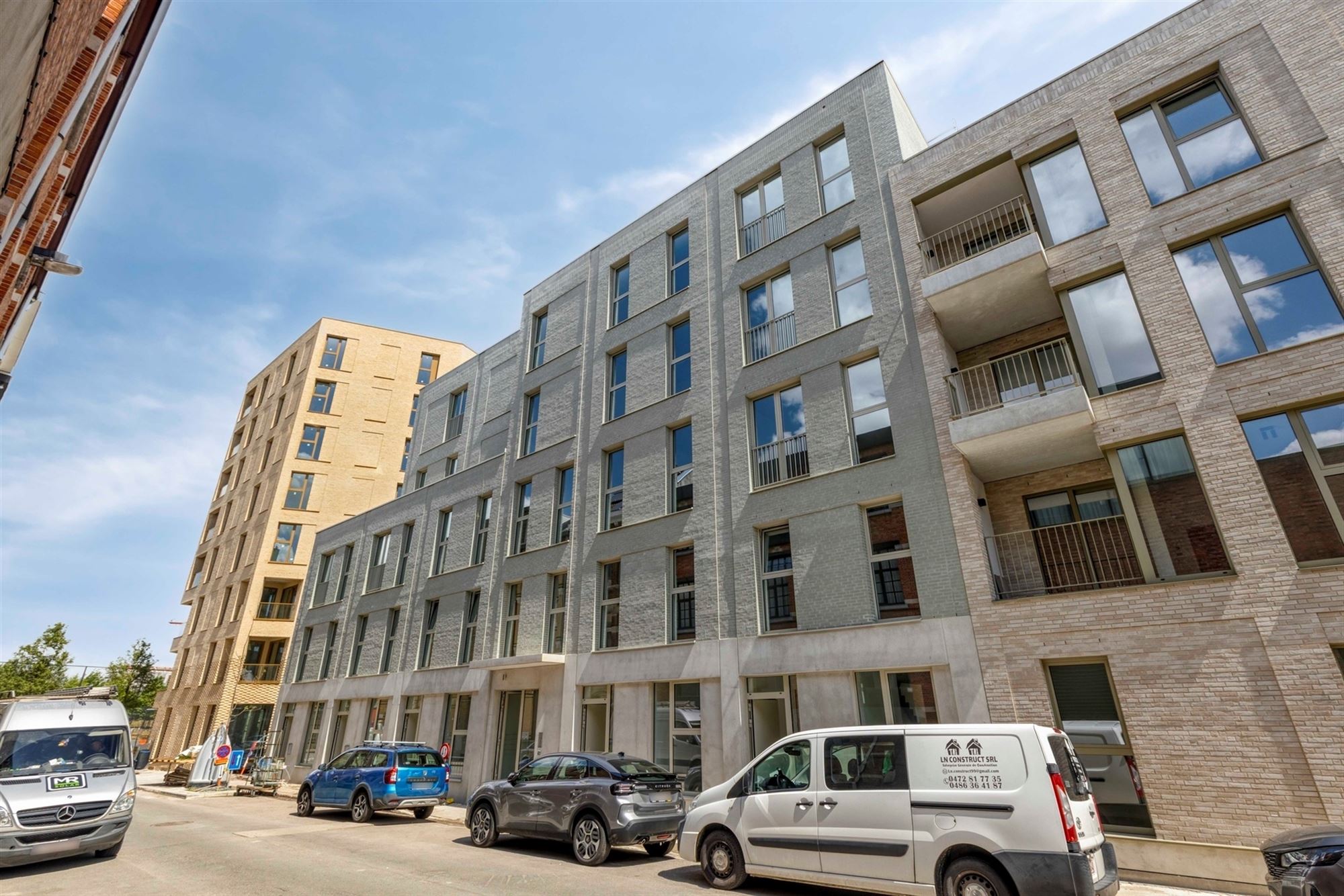 DUPLEX AVEC 3 CHAMBRES, 2 SALLES DE BAIN + TERRASSE DANS UN ENDROIT PRIVILÉGIÉ - photo 2