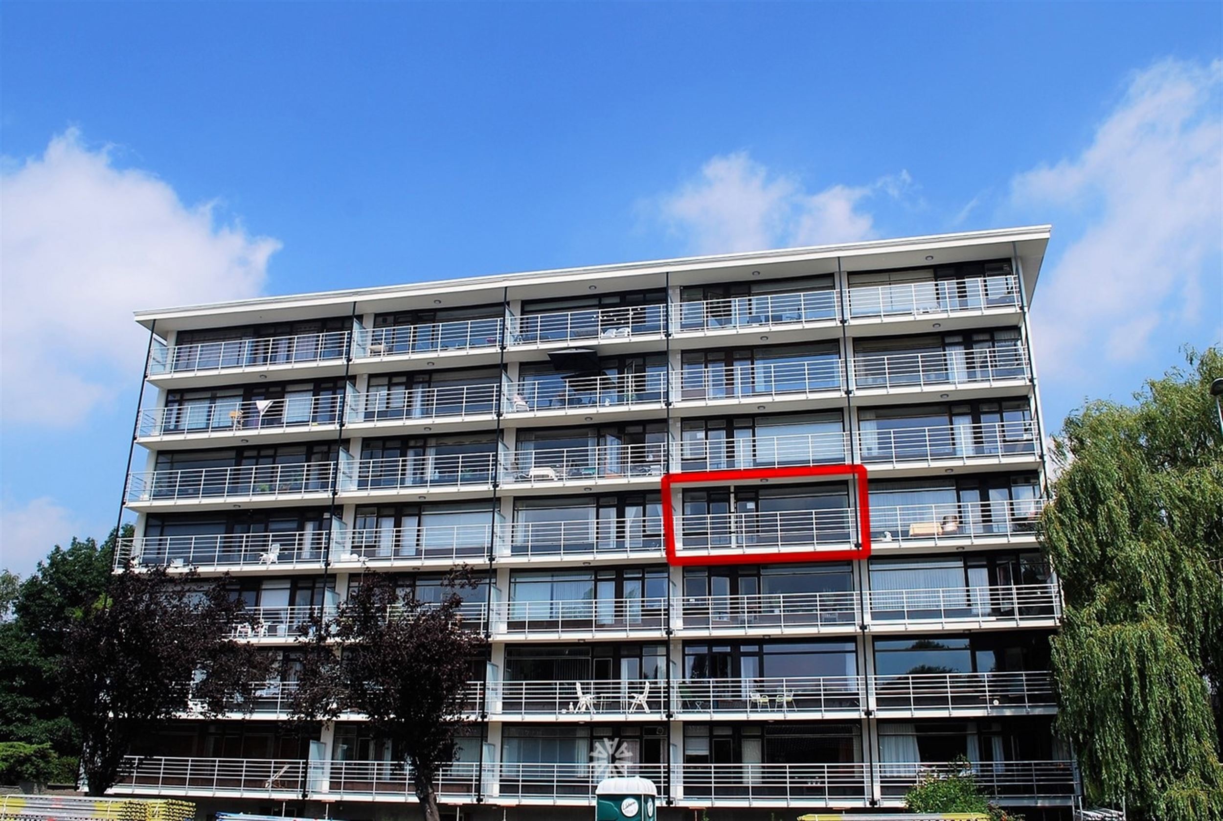 Twee slaapkamer appartement met 2 terrassen - foto 1