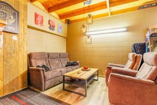 Brugge centrum, Vlakbij t' Zand en de Vestingen <br /><u><strong>OPBRENGSTEIGENDOM</strong></u> bestaande uit : 1. een MAGAZIJN op het gelijksvloers,<br />                                                                         2.  een STUDIO op de 1é verdieping<br />                                                                         3. en een uiterst GEZELLIGE DUPLEX  LOFT STUDIO ONDER HET DAK   centrale verwarming op aardgas<br />      <u><strong>  ALLES VERHUURD   </strong></u>   <u><strong>  4 PROCENT  NETTO OPBRENGST</strong></u>