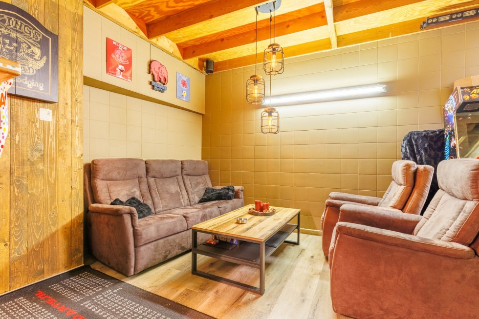 Brugge centrum, OPBRENGSTEIGENDOM bestaande uit een MAGAZIJN op het gelijkvloers, een STUDIO op de 1é Verd, DUPLEX LOFT STUDIO ONDER HET DAK ALLES VERHUURD MOOIE OPBRENGST - foto 2