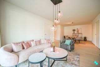 Residentie Pur Sang ligt in hartje Waregem en biedt alle luxe en comfort die een assistentiewoning kan verlangen. Met zijn uitstekend...