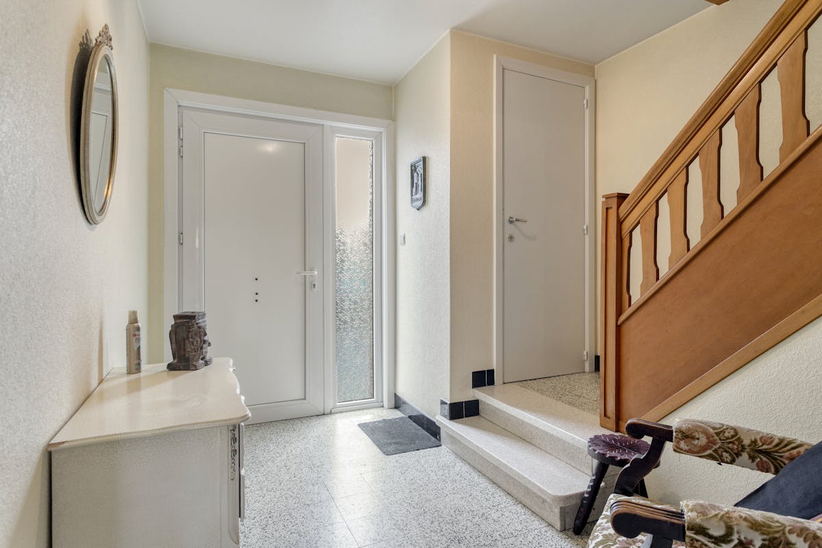 Te renoveren gezinswoning met leuke tuin in Geluwe - foto 2